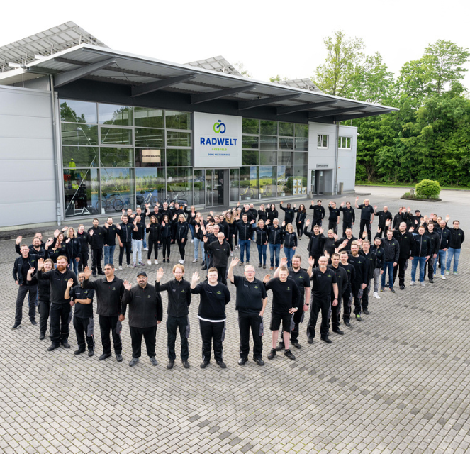 RADWELT Mitarbeiter am winken